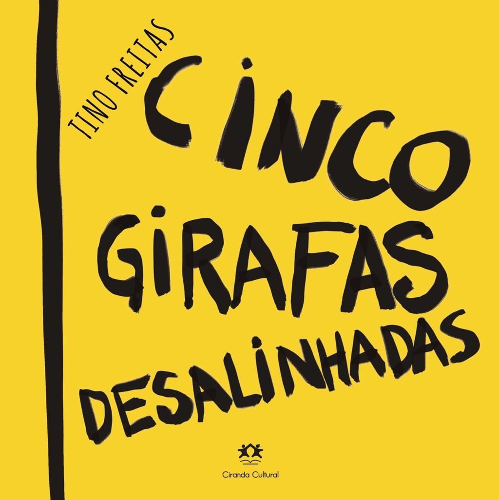 Cinco girafas desalinhadas